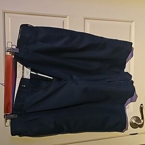 JOS. A. BANK LEADBETTER GOLF SHORTS SIZE-33 REG. Color: NAVY